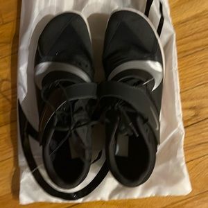 Nike track shoes with spikes